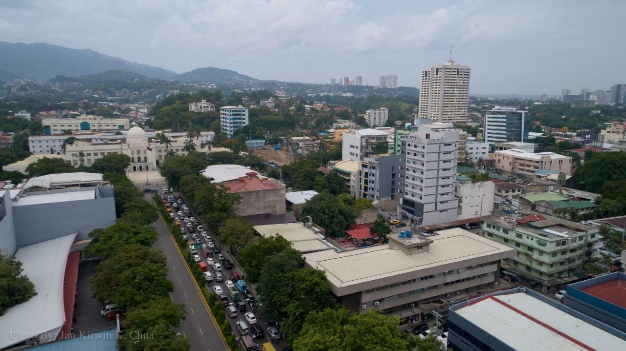 Griffin Hotel&Suites Cebu Stadt Exterior foto