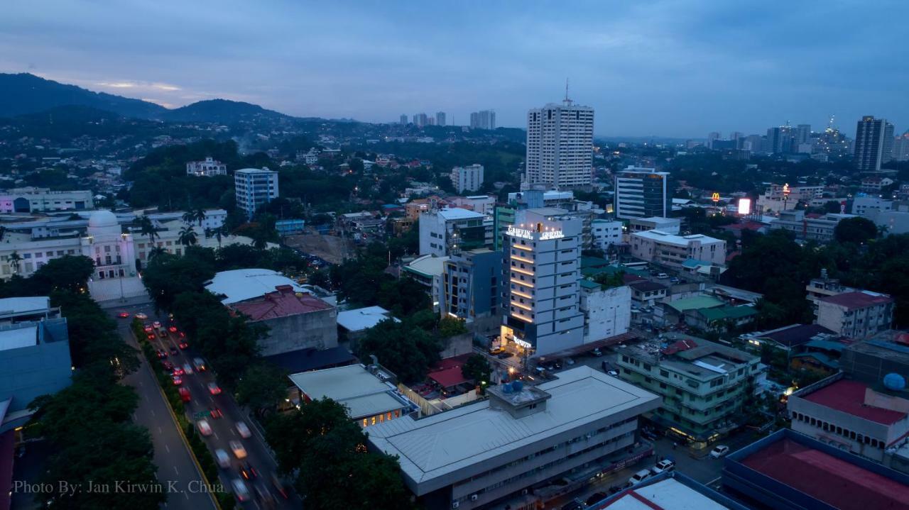 Griffin Hotel&Suites Cebu Stadt Exterior foto