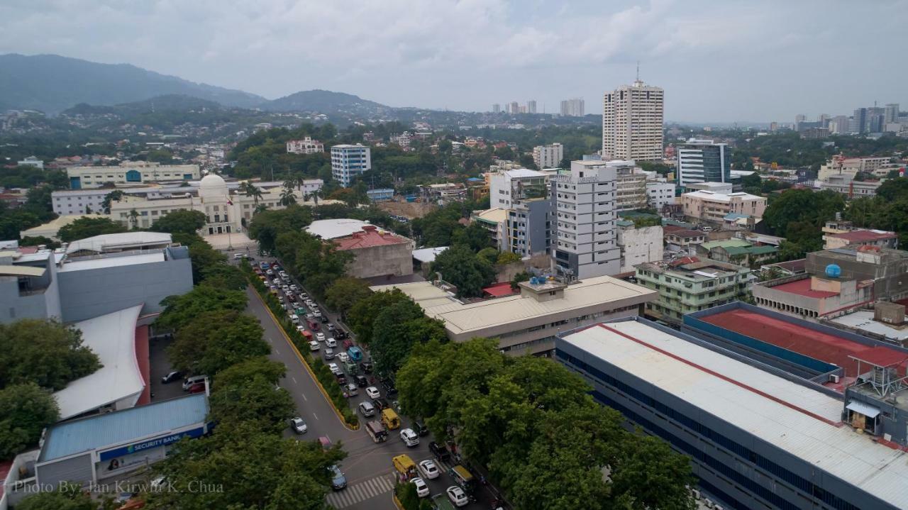 Griffin Hotel&Suites Cebu Stadt Exterior foto