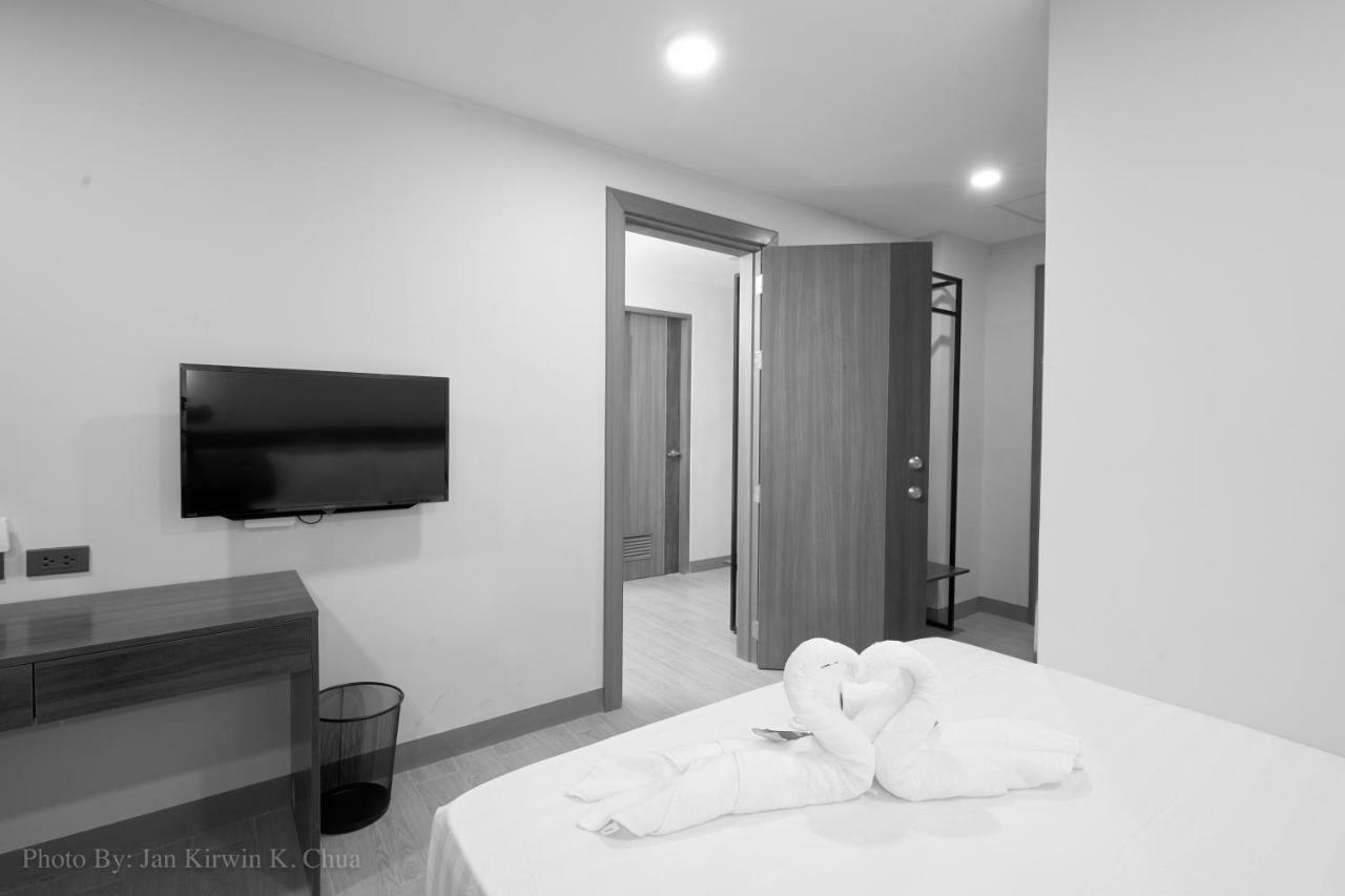 Griffin Hotel&Suites Cebu Stadt Exterior foto